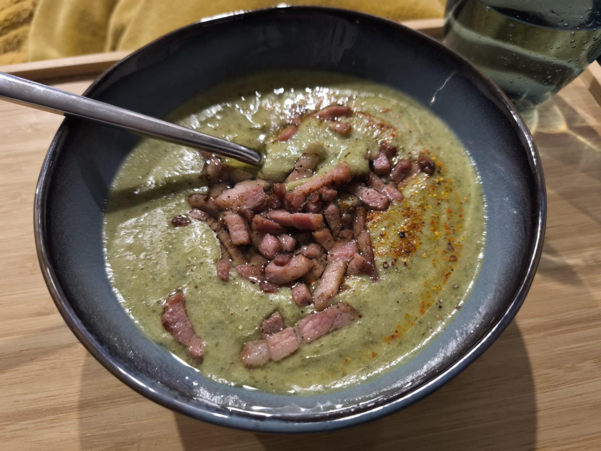 Velouté de laitue & lardons grillés (optionnel)