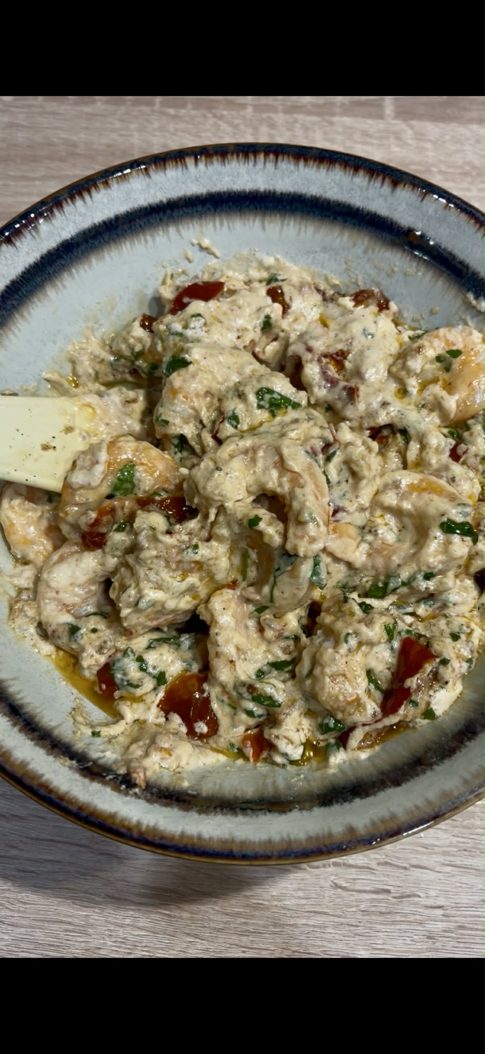 Crevettes sauce crémeuse à la mozzarella et tomates séchées