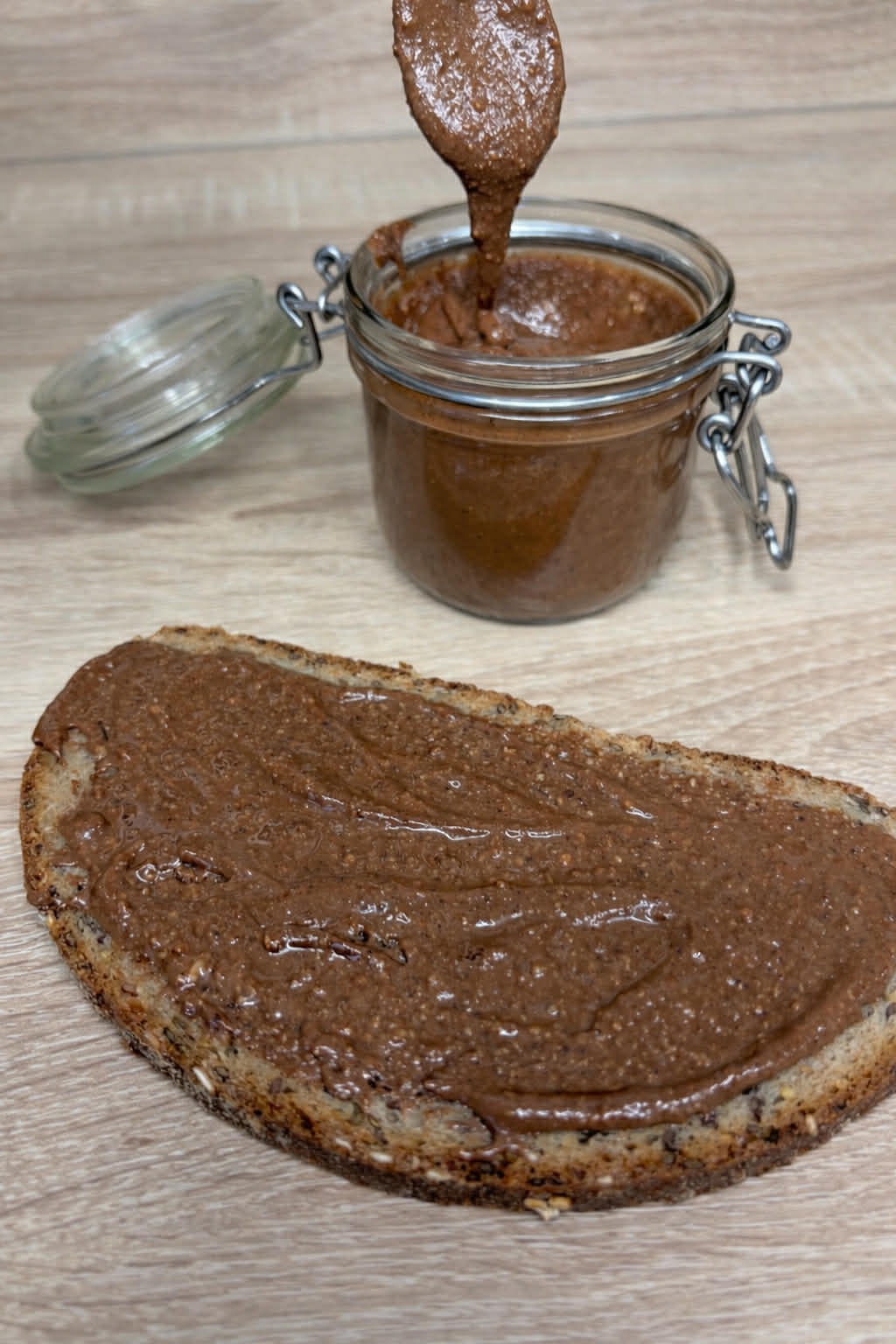 Pâte à tartiner chocolat et noisettes